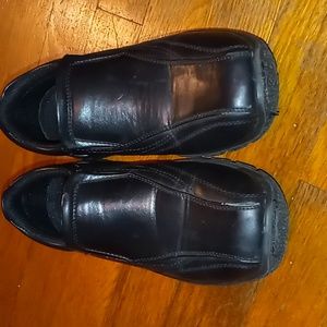 Dress shoes